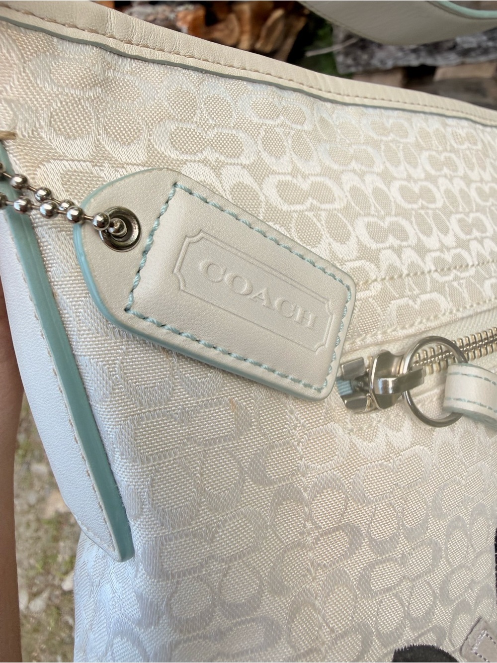 Coach White Floral Duffle Bag F10871 🐝 - Picture 12 of 16